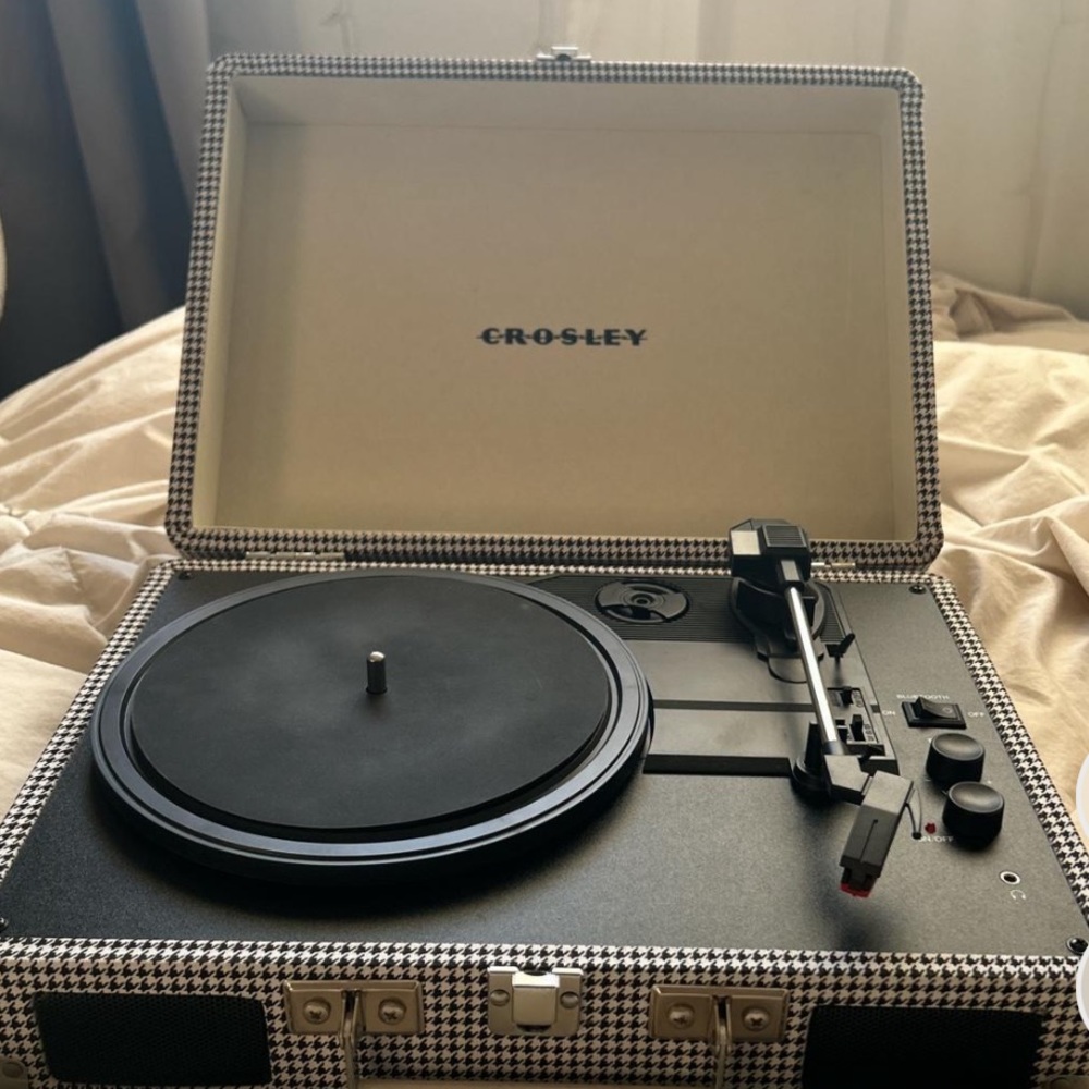 Crossley Black and White Houndstooth Record Player